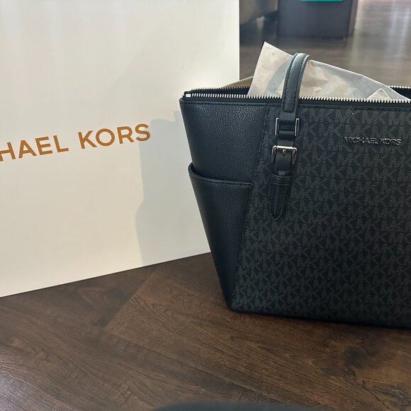 Mickael Kors Large Tote Bag - Picture 4 of 7